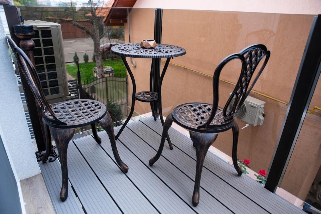 Green Apartments Oradea Bagian luar foto