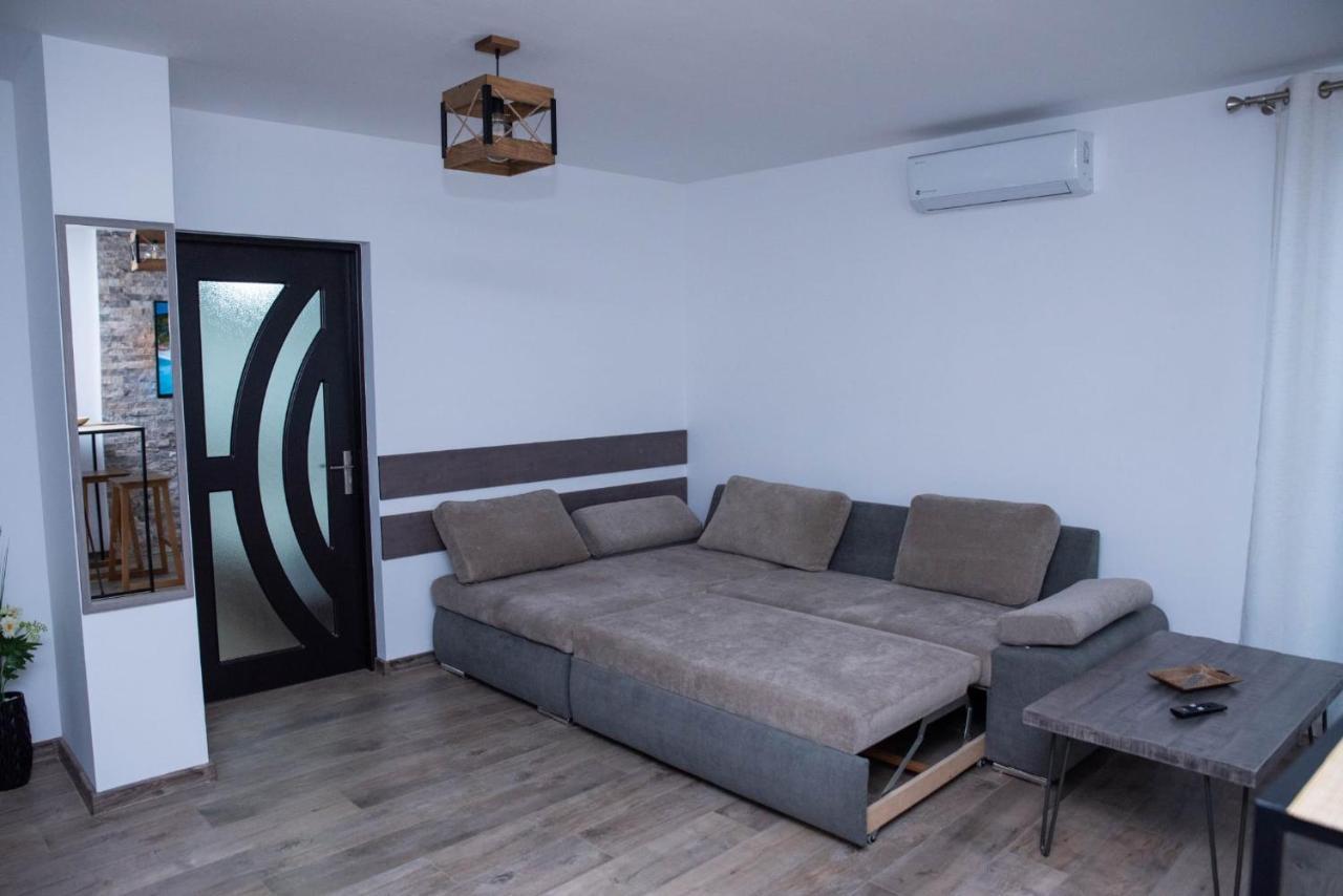 Green Apartments Oradea Bagian luar foto