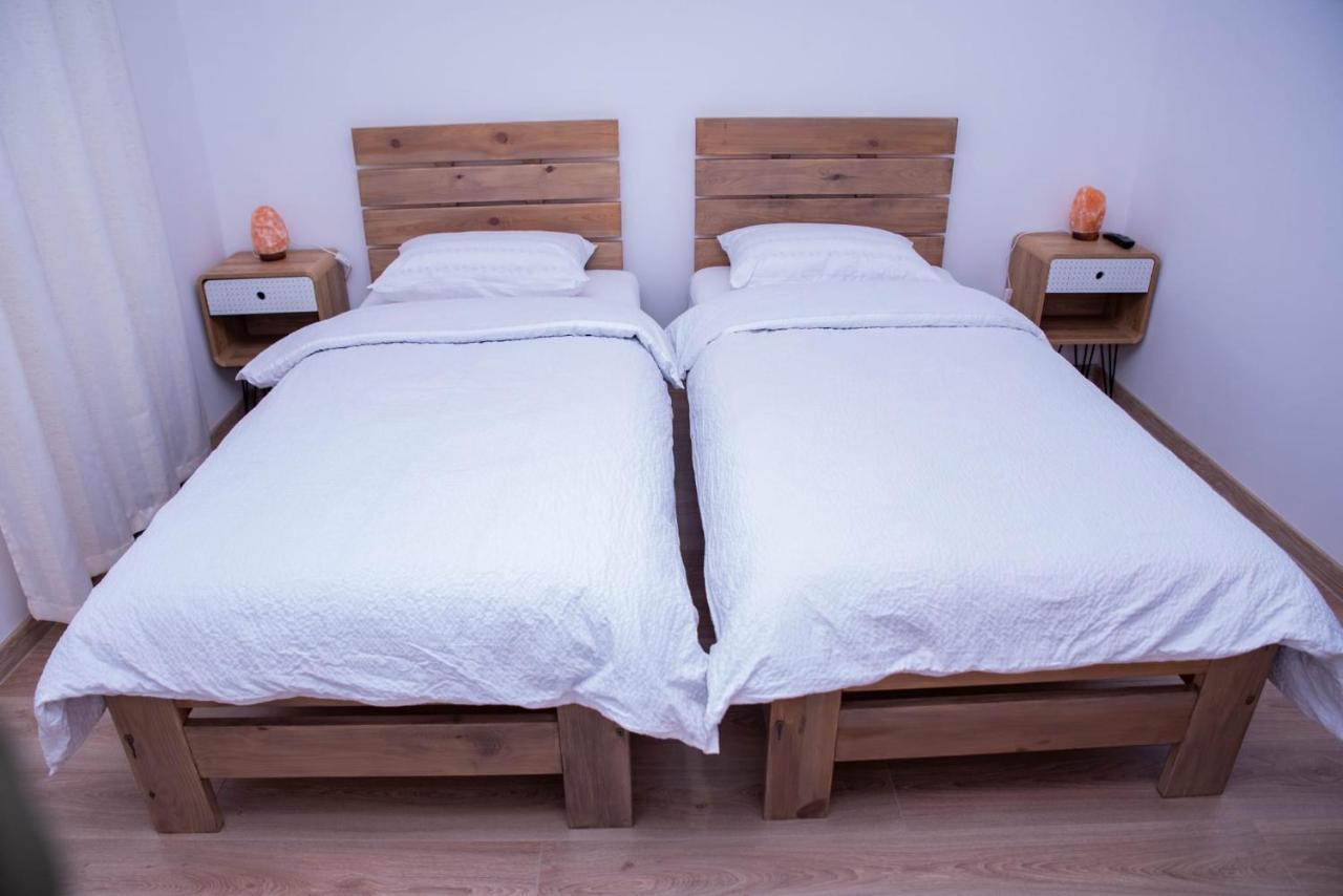 Green Apartments Oradea Bagian luar foto