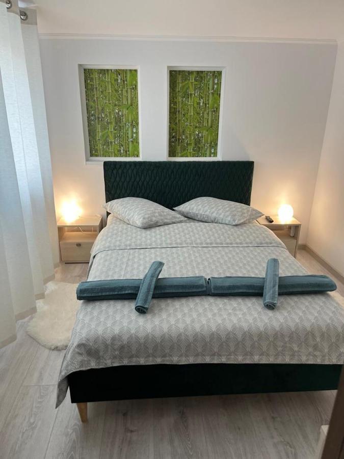 Green Apartments Oradea Bagian luar foto