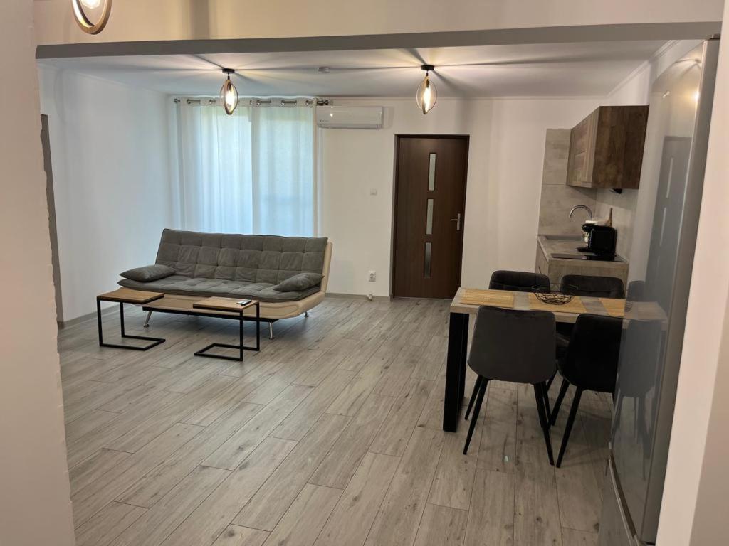 Green Apartments Oradea Bagian luar foto