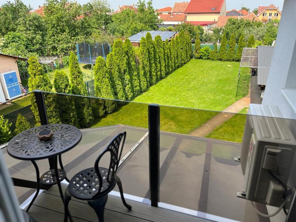 Green Apartments Oradea Bagian luar foto