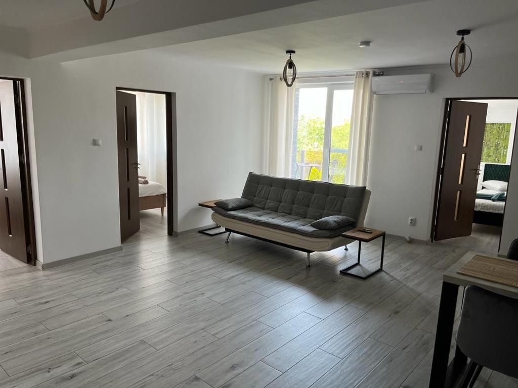 Green Apartments Oradea Bagian luar foto